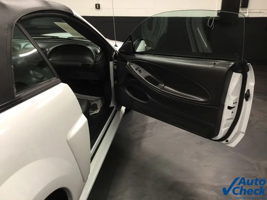 Used 2003 White Ford GT image 40