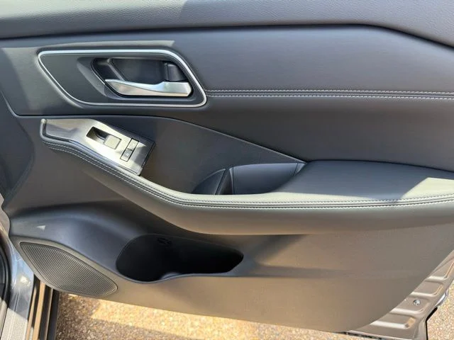 New 2026 Gun Metallic Nissan Platinum image 24