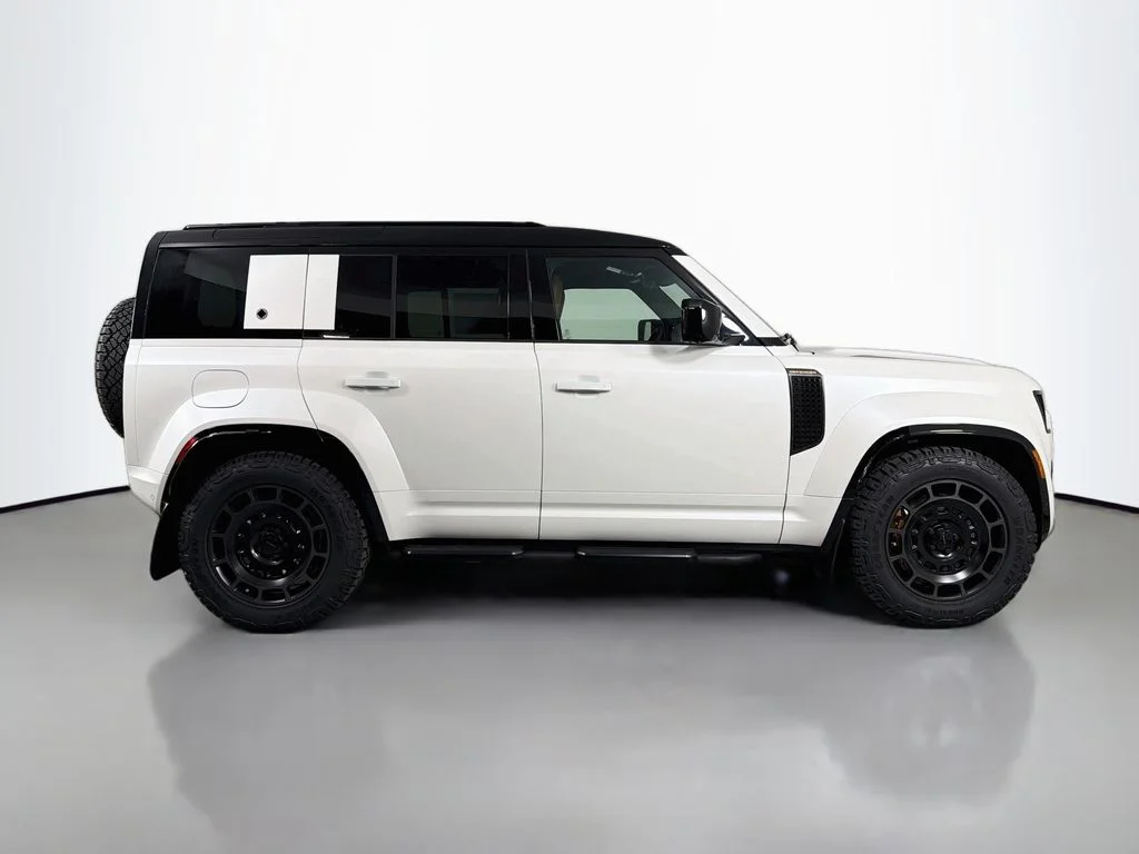 New 2026 Fuji White Land Rover  OCTA image 4
