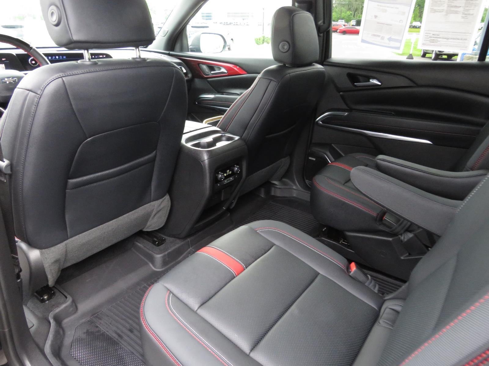Used 2025 Black Metallic Chevrolet RS image 27