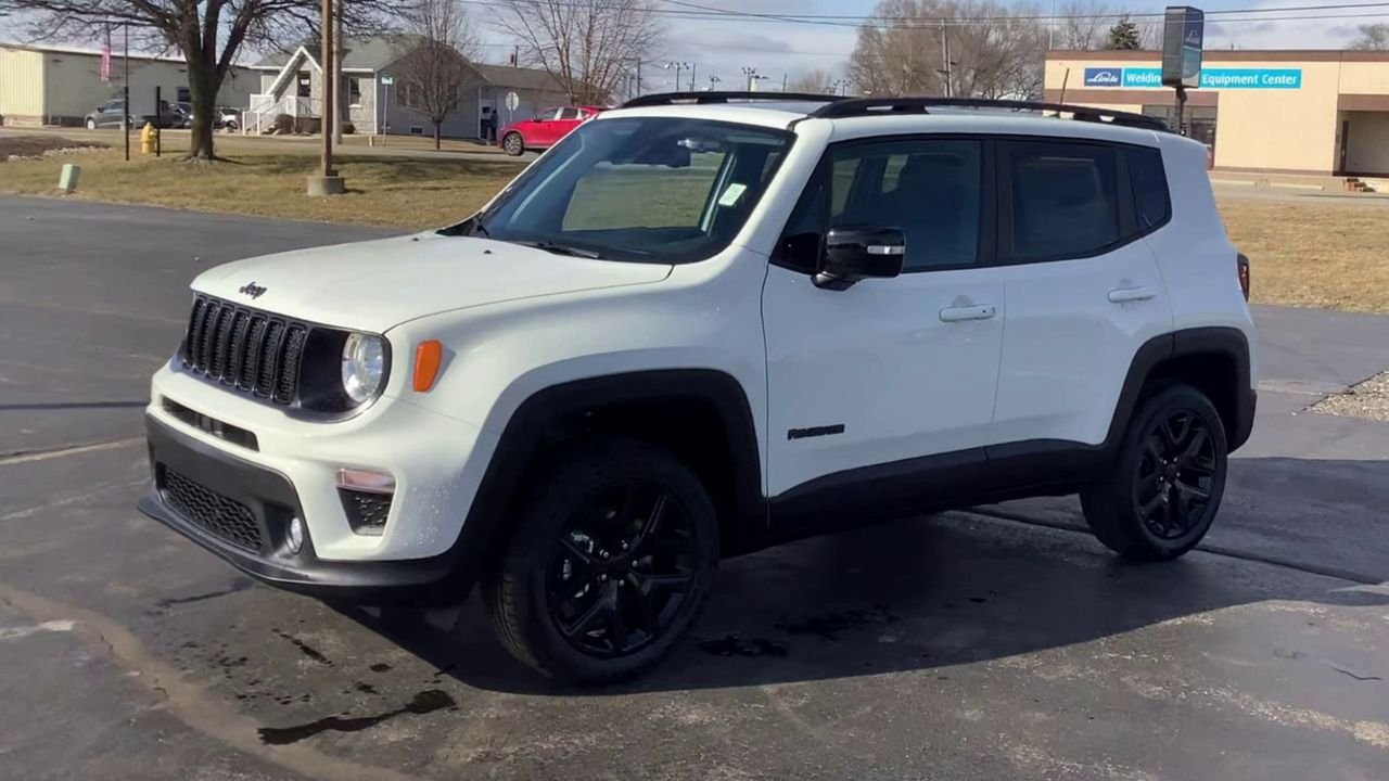 Used 2023 White Jeep Altitude image 4