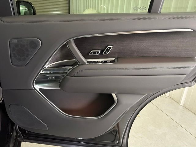 New 2026 Santorini Black Land Rover SE image 20