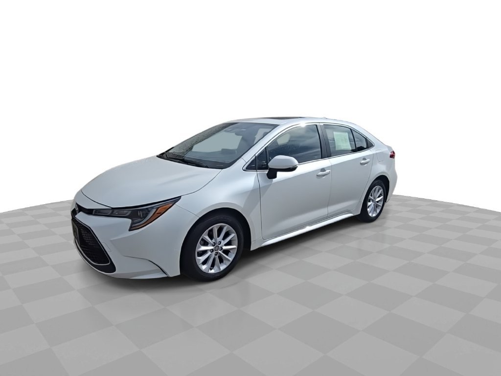 Certified Used 2020 White Toyota XLE image 4