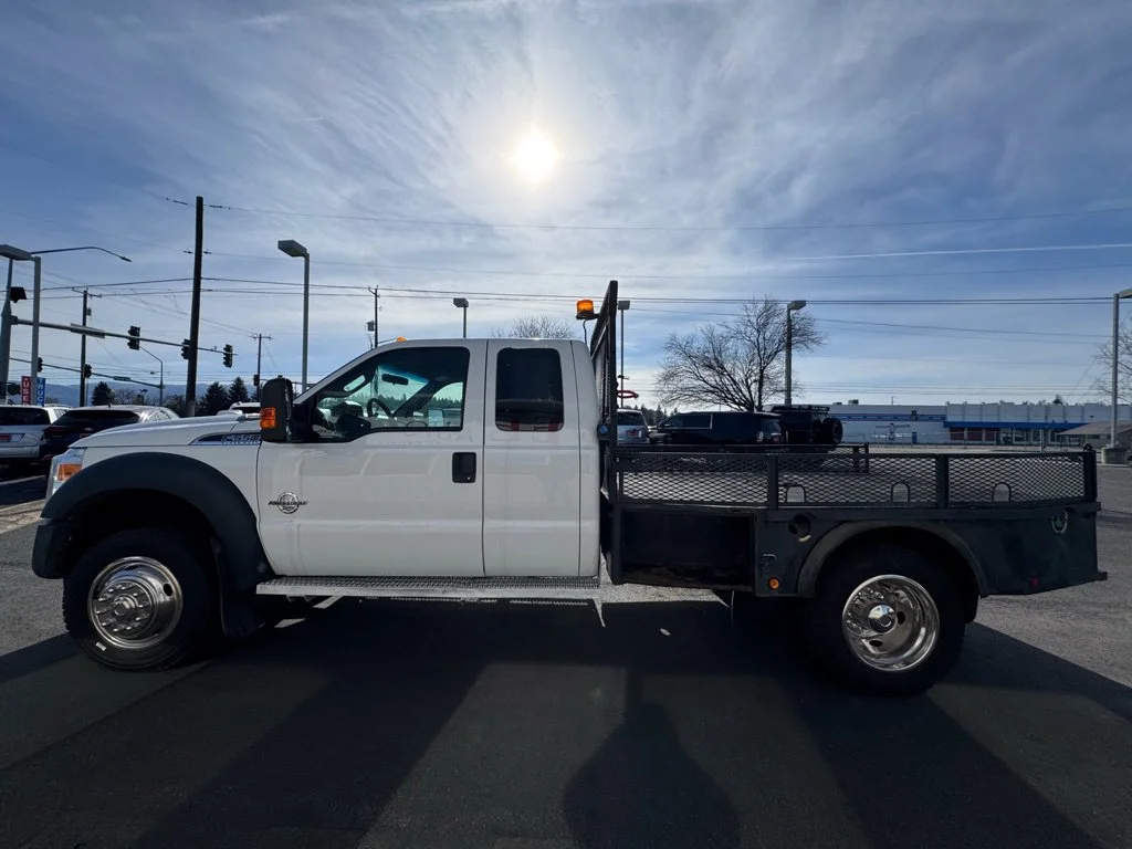 2015 Ford F-550 - Photo 6