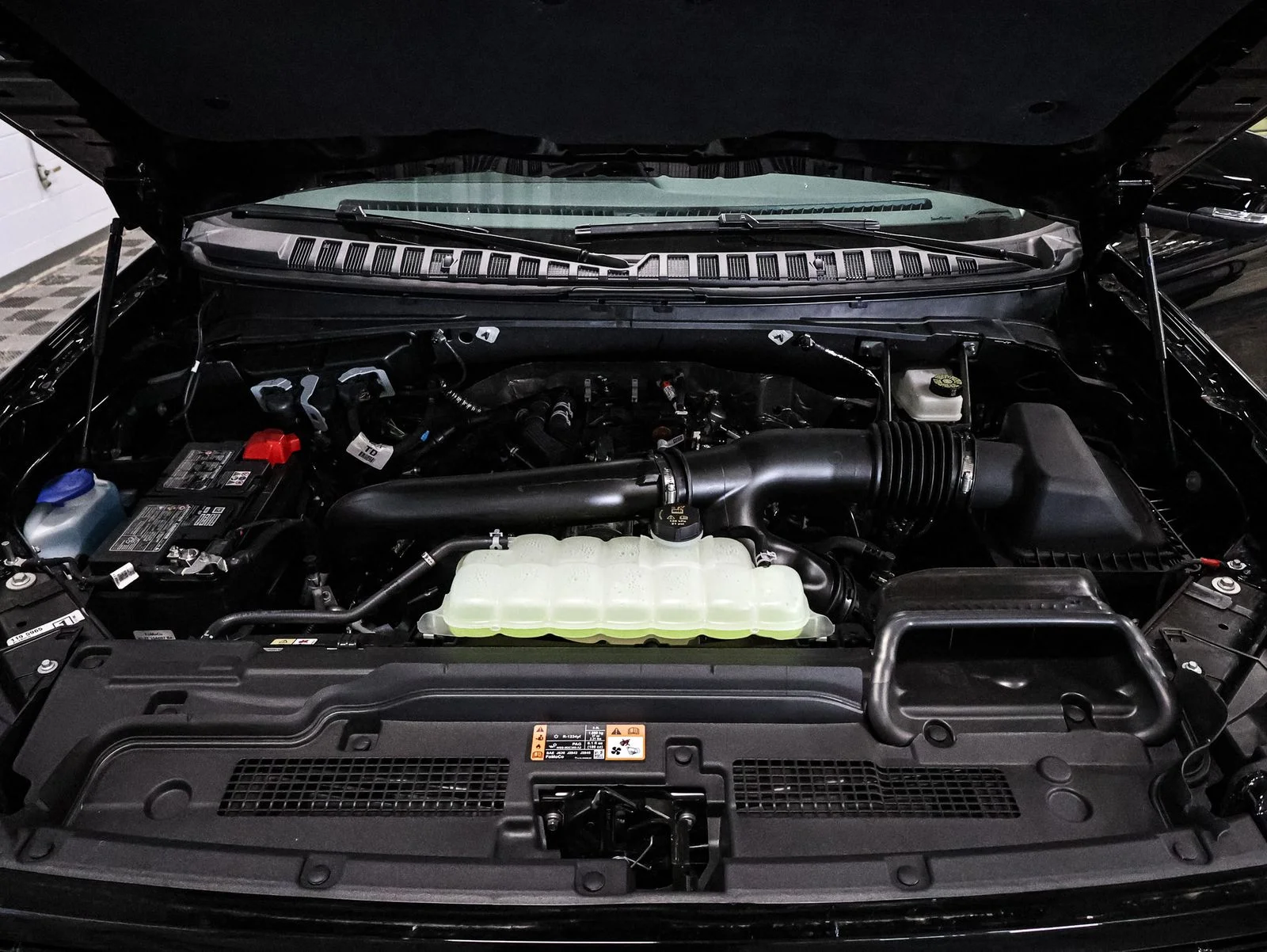 New 2026 Agate Black Metallic Ford MAX Platinum® image 16