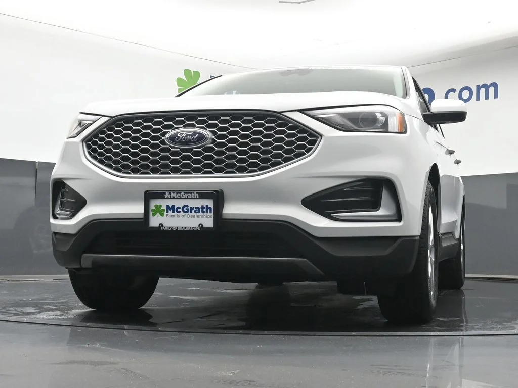 Used 2024 White Ford SEL image 7