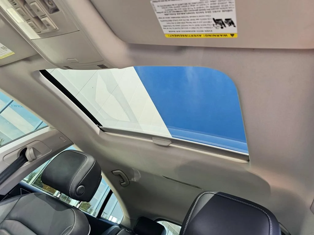 Used 2019  Volkswagen SEL image 21