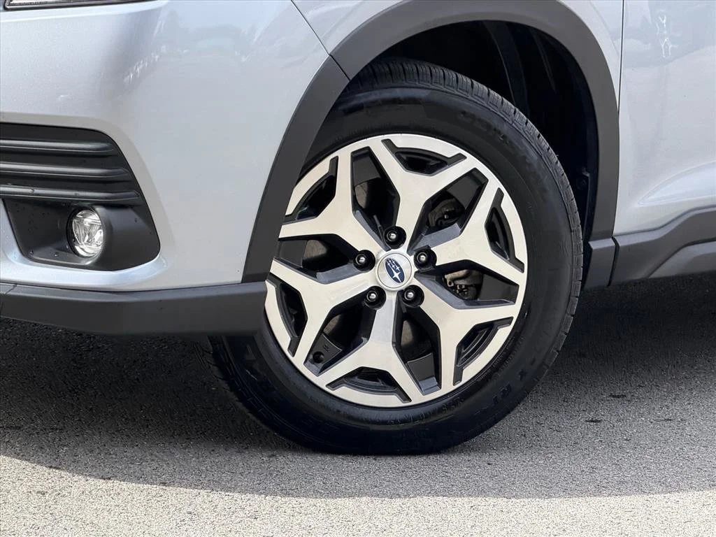 Used 2024 Silver Subaru Premium image 29