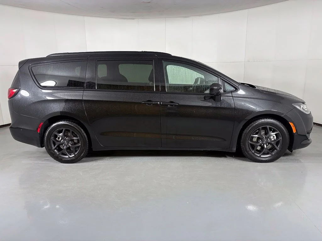 Used 2020 Black Chrysler Touring L Plus image 9