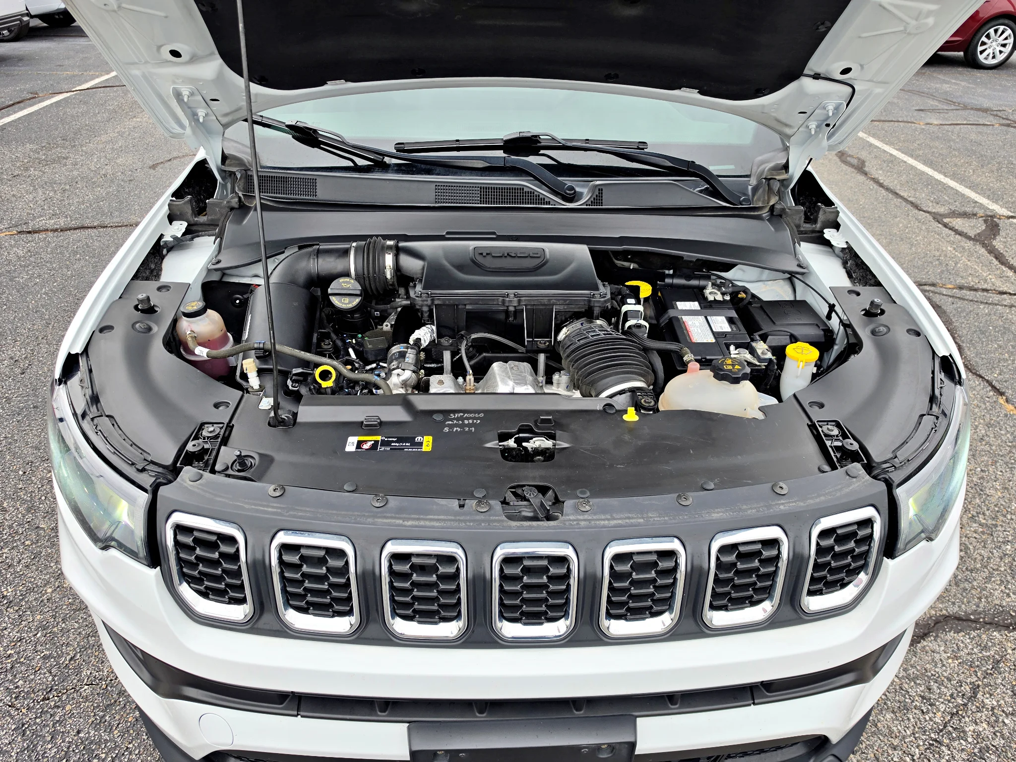 Used 2024 Bright White Clearcoat Jeep Latitude image 27