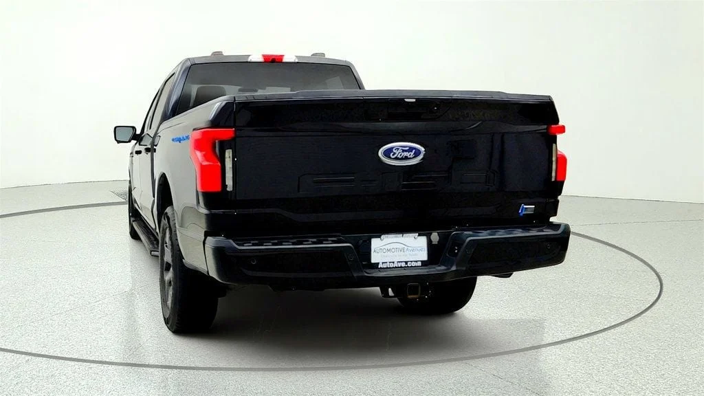 Used 2023 Agate Black Metallic Ford XLT 4WD SuperCrew 5.5