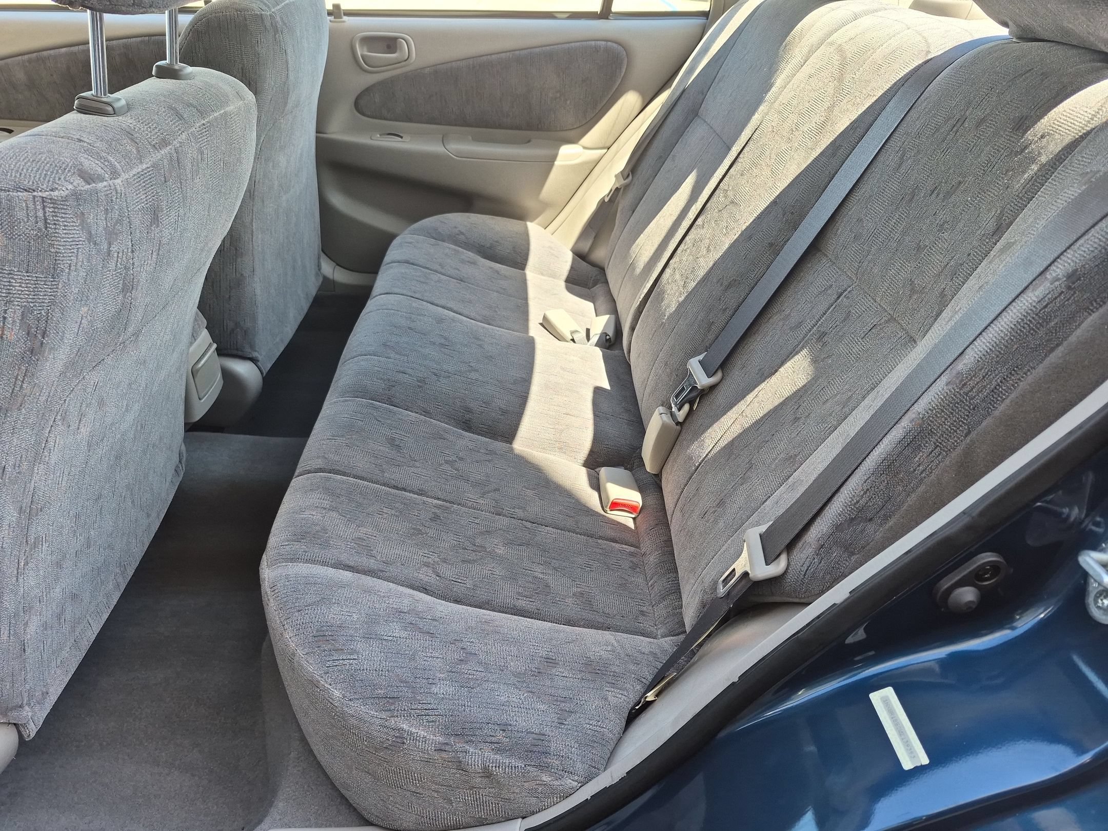 Used 1998 Brilliant Blue Pearl Toyota LE image 19