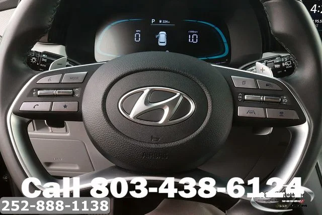Used 2025 Black Hyundai SEL image 18