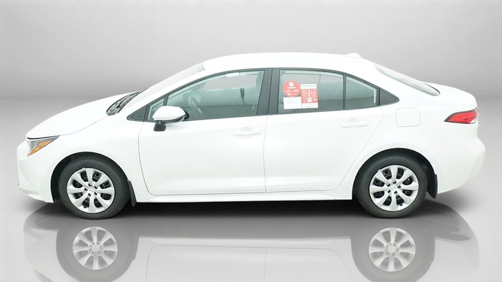 New 2027 Wind Chill Pearl Toyota LE image 2