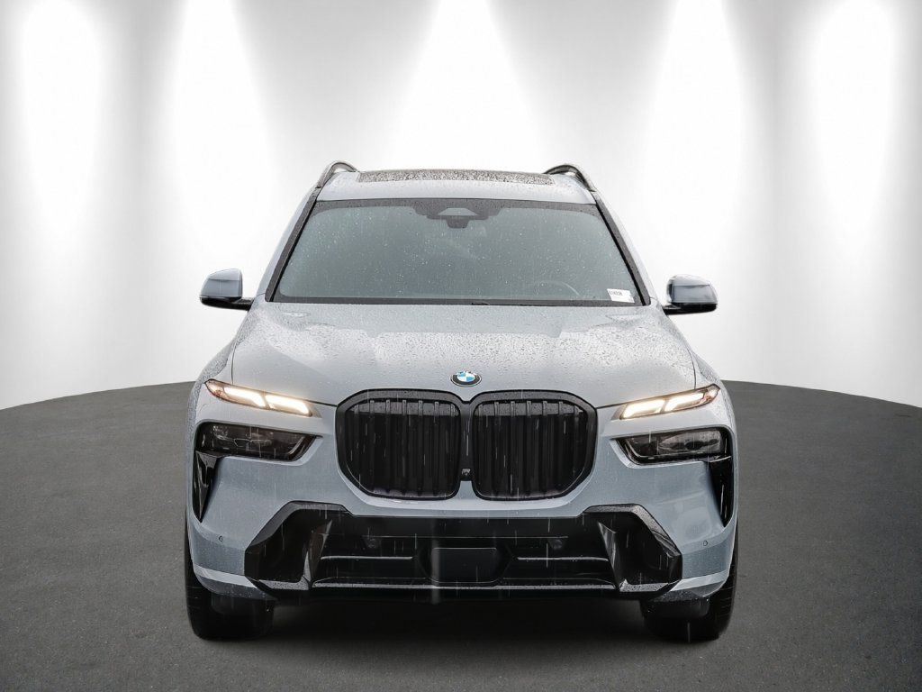 2024 BMW X7 photo 2