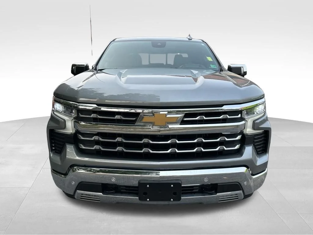 Used 2023 Gray Chevrolet LTZ image 9