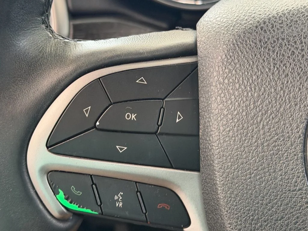 Used 2018 Gray Jeep Limited image 26