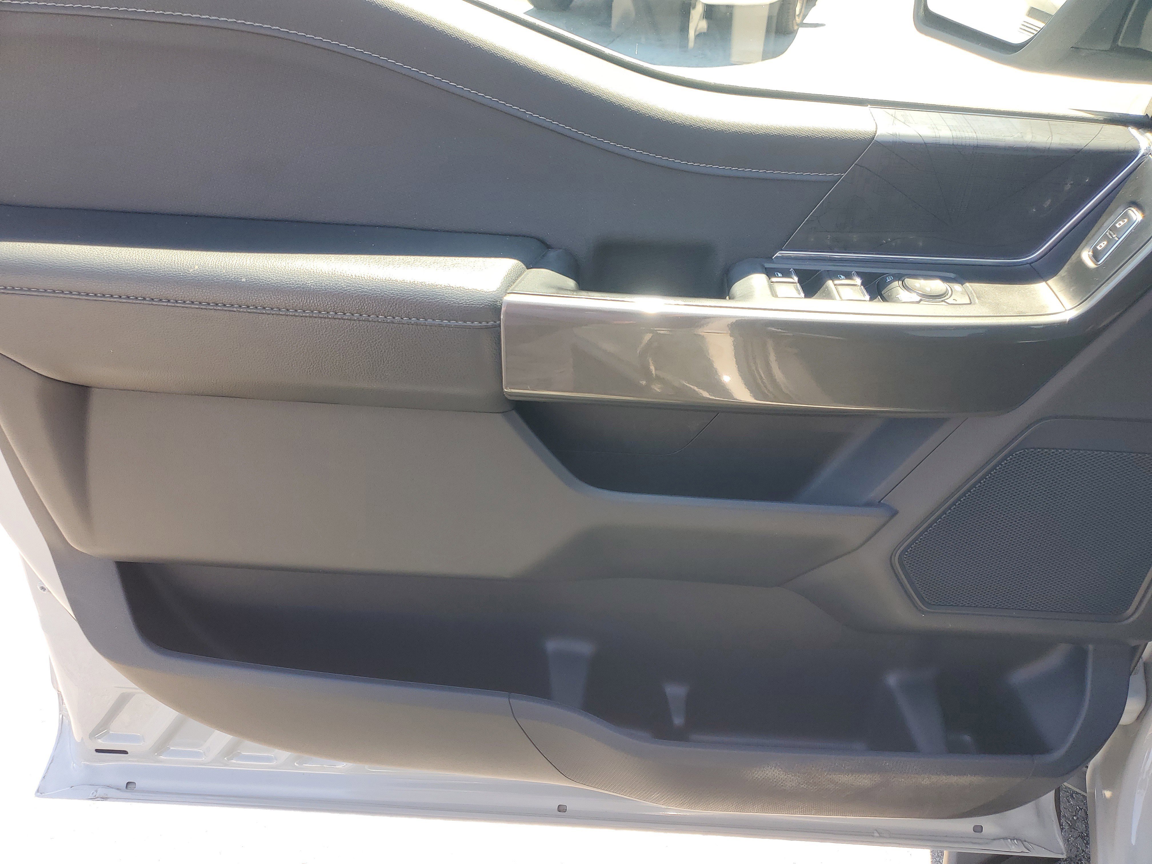 Used 2023 Avalanche Ford XLT image 16