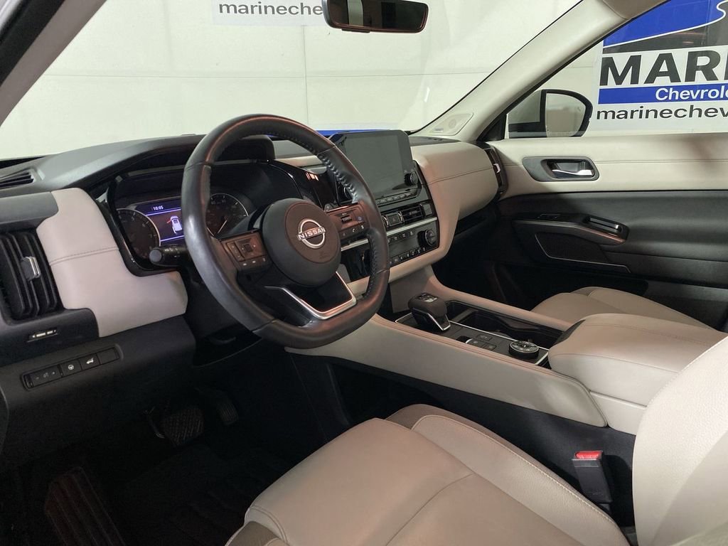 Used 2024 White Nissan SL image 15