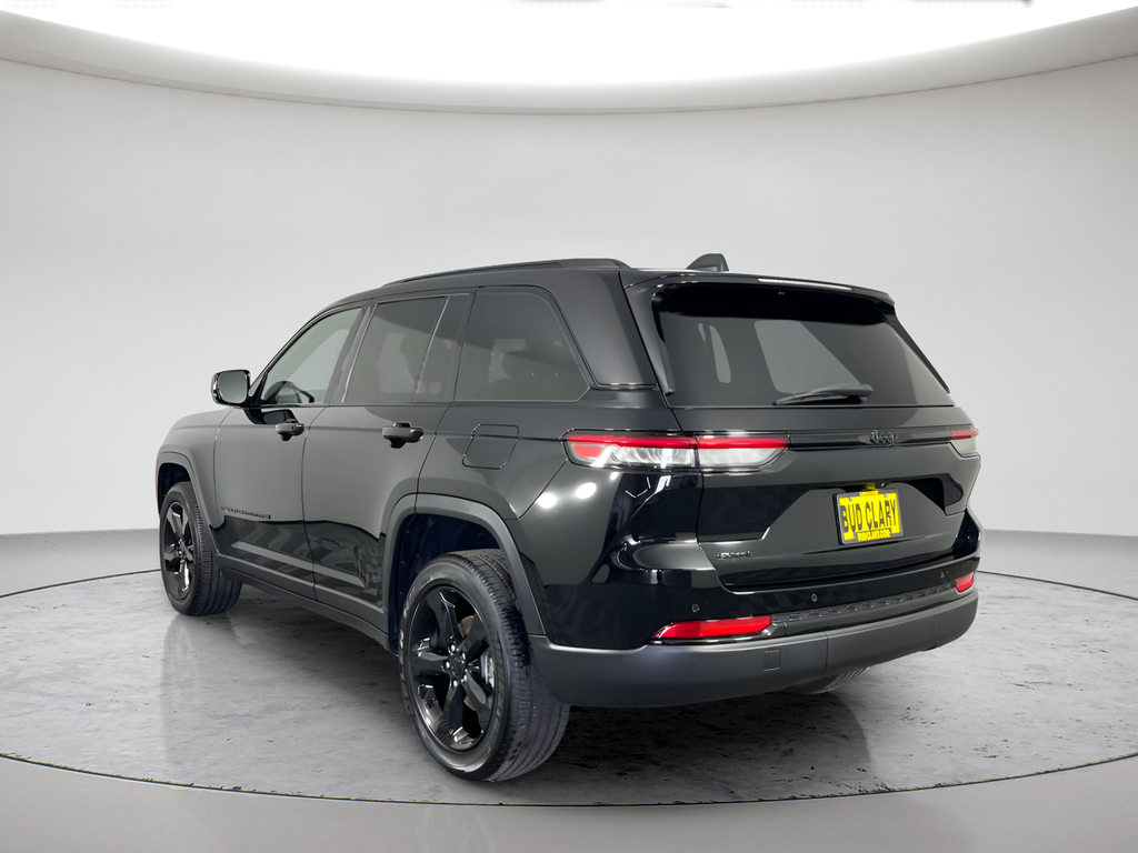 Used 2023 Black Jeep Altitude X image 8
