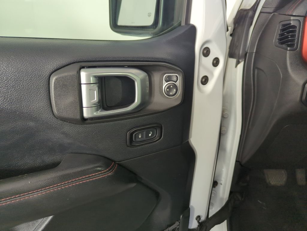 Used 2019 White Jeep Unlimited Rubicon image 18