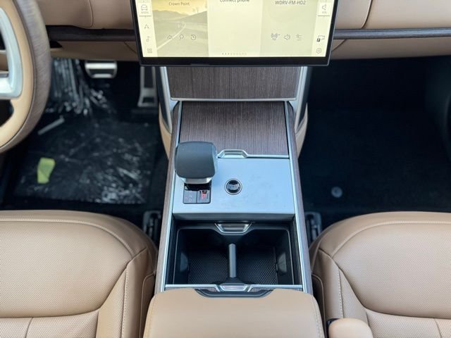 New 2026 Belgravia Green LAND ROVER SE image 29