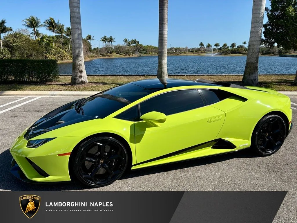 2022 Lamborghini Huracan EVO Coupe's photo