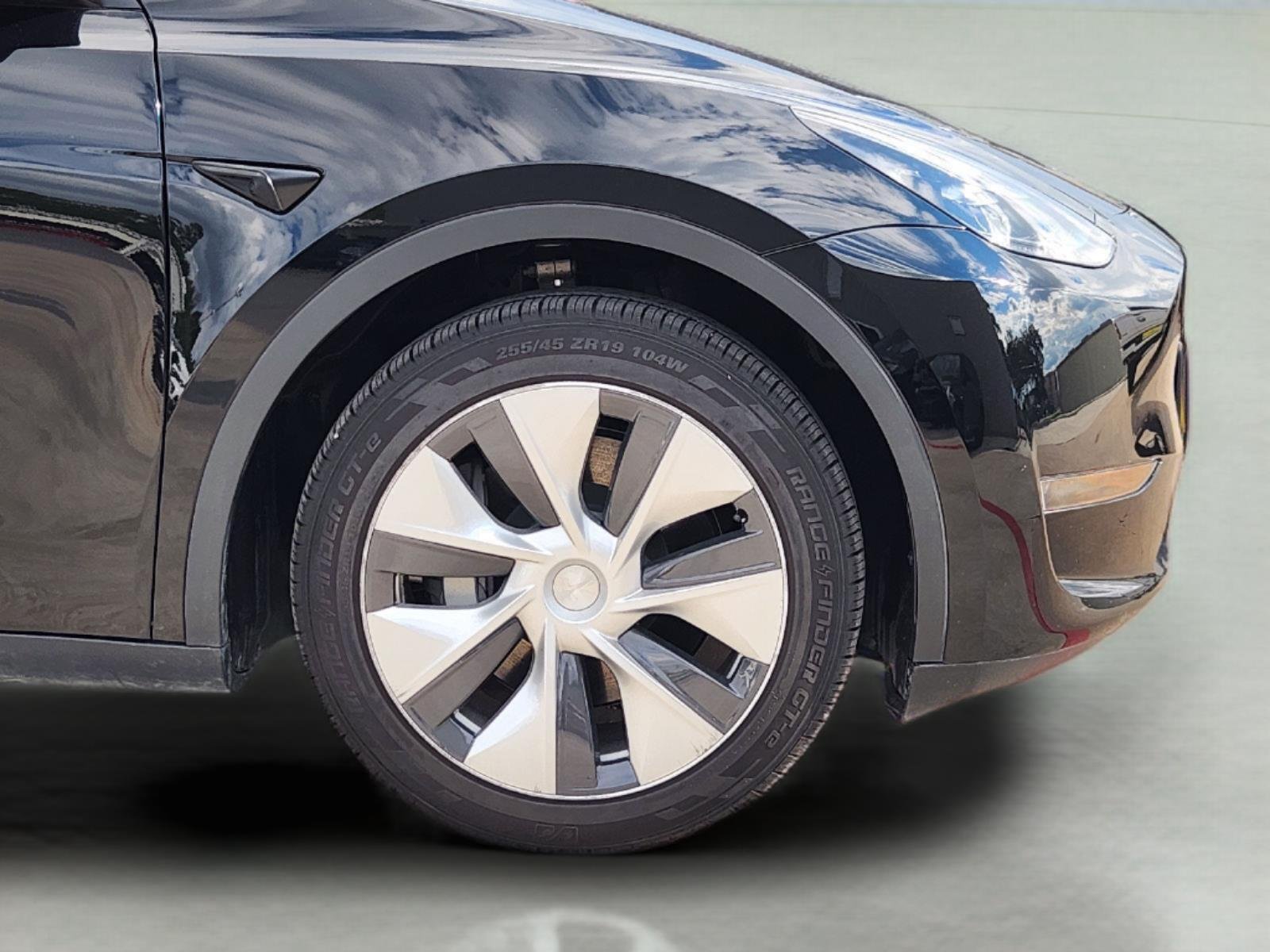 2023 Tesla Model Y photo 8 of 33