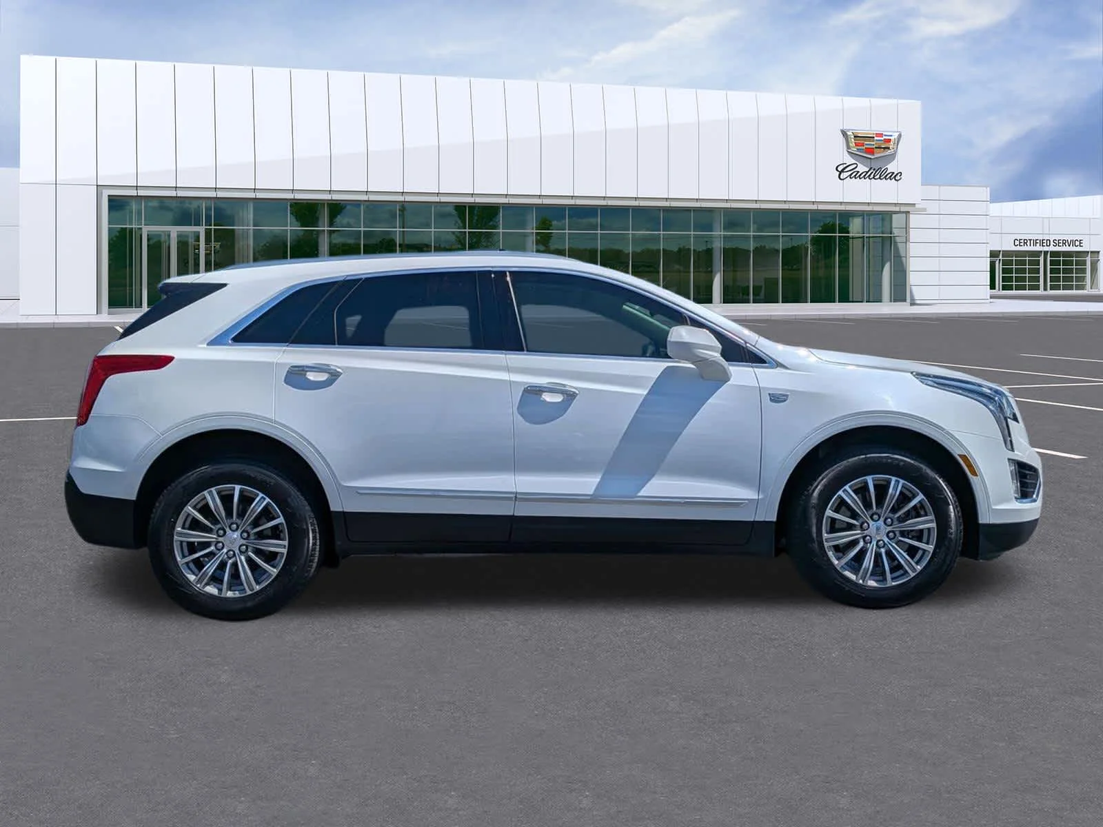 Used 2017 CRYSTAL WHITE TRICOAT Cadillac Luxury AWD image 4