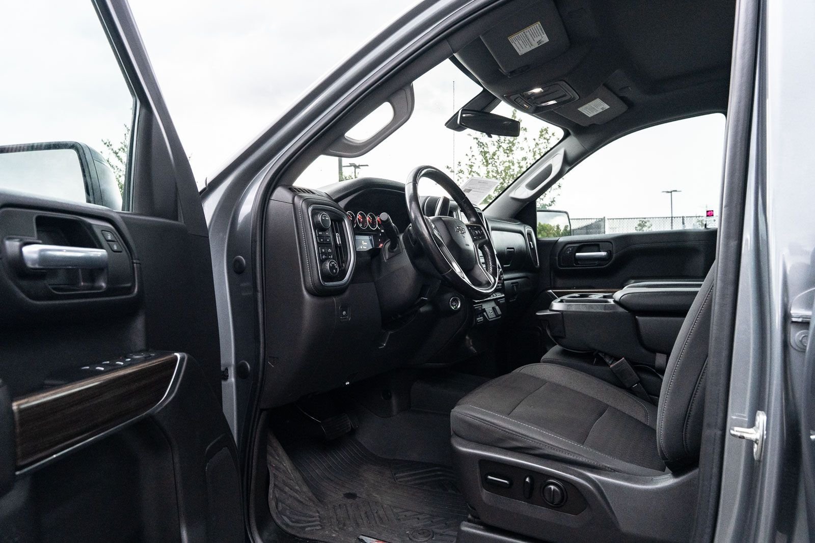 Used 2021 Gray Chevrolet RST image 17