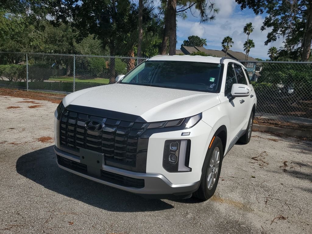 Used 2023 White Hyundai SEL image 4