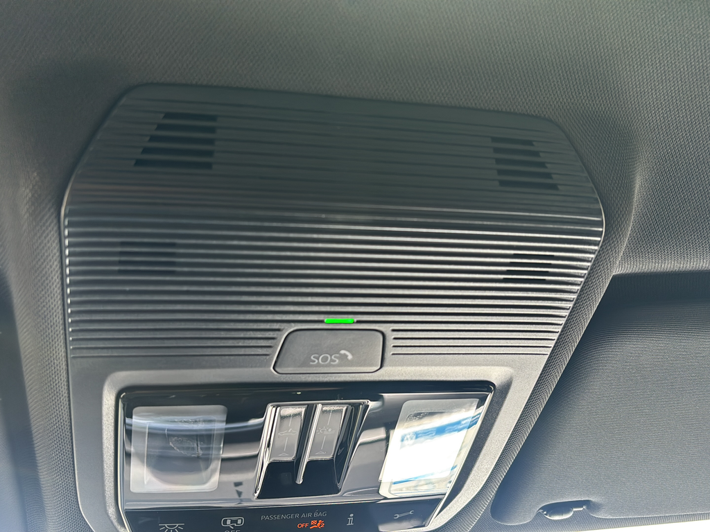 New 2026 Black Volkswagen 2.0T SE w/Technology image 30