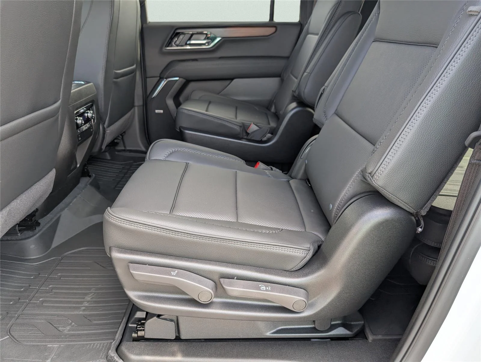 New 2026 Glacier White Tricoat GMC Denali image 17