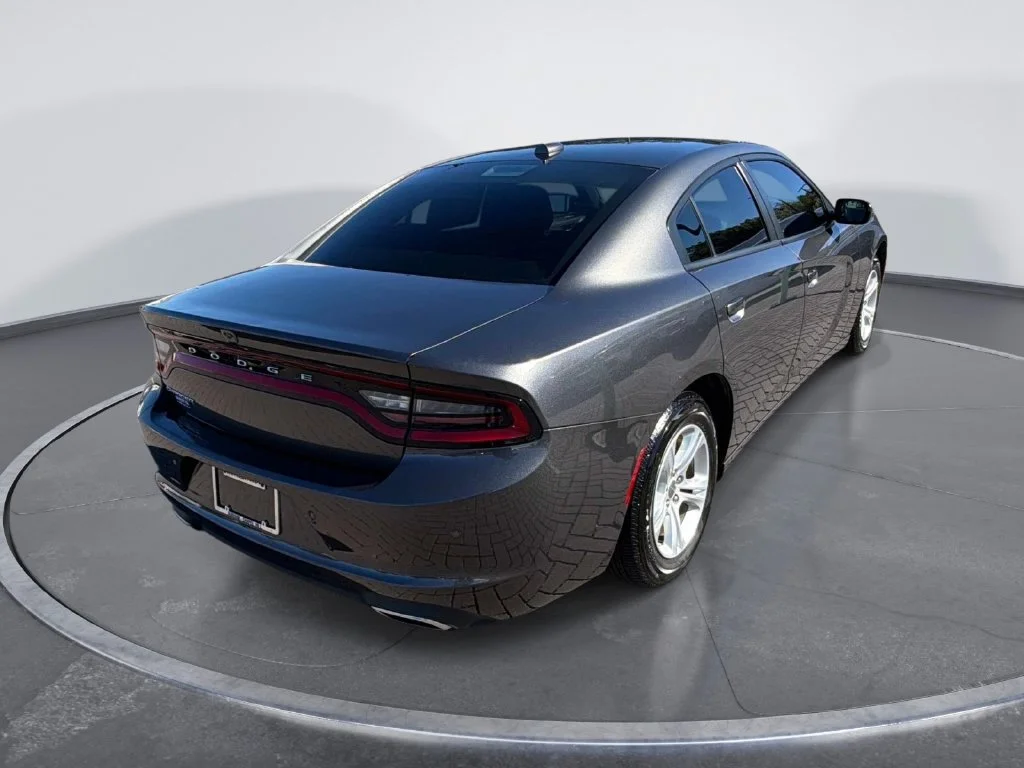 Used 2023 Gray Dodge SXT image 7