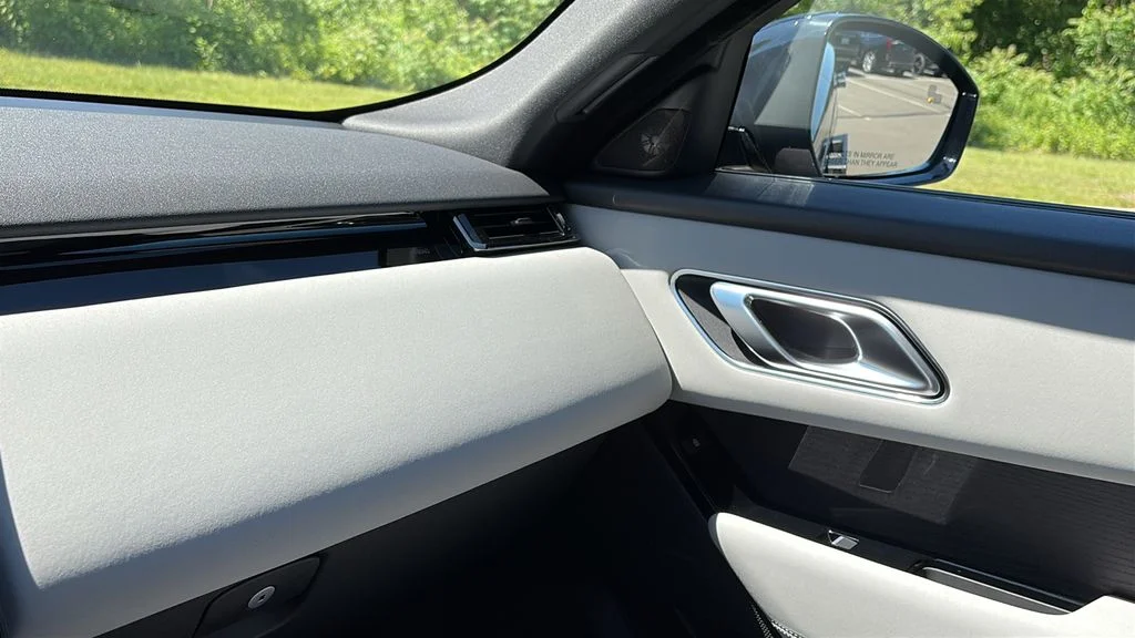 New 2026 Charente Grey LAND ROVER S image 18