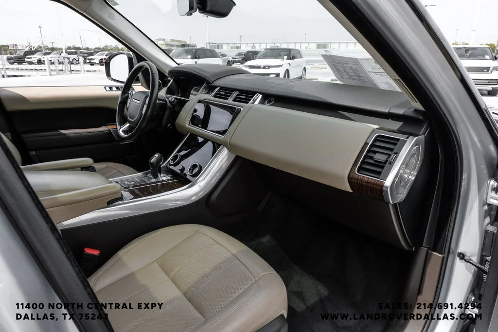 Used 2019 Silver Land Rover HSE image 17