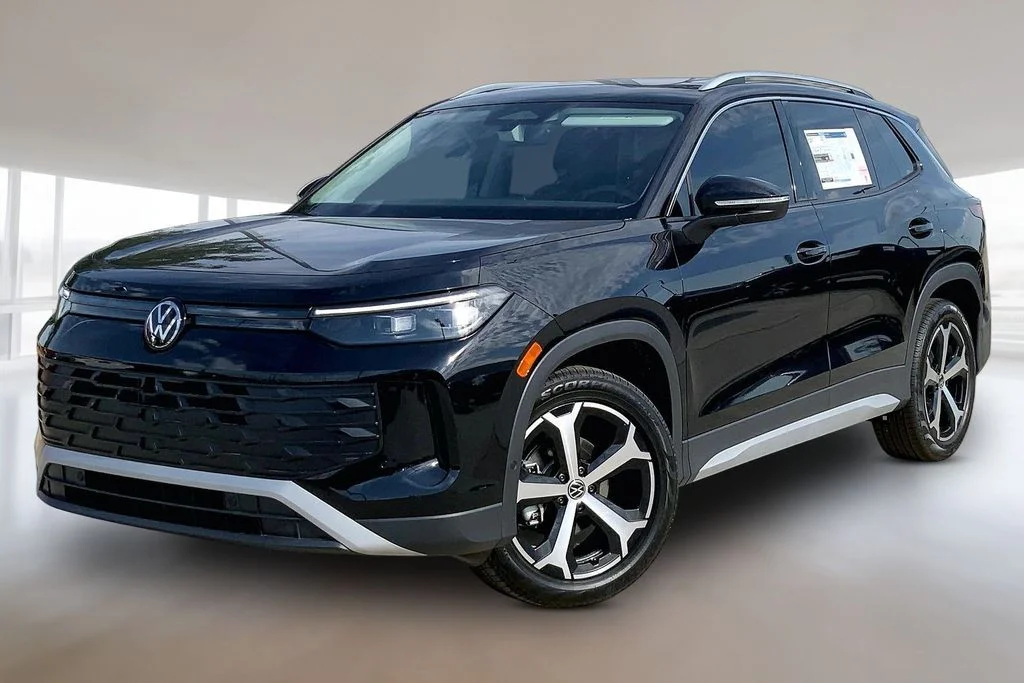 2026 Volkswagen Tiguan 2.0T SE's photo