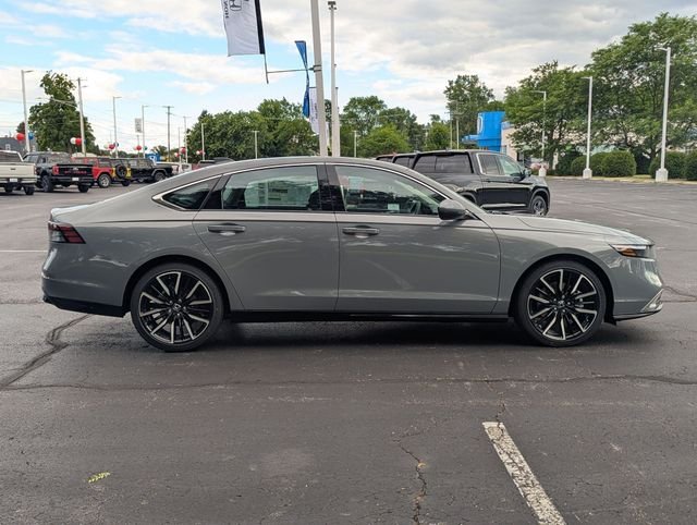 New 2026 Urban Gray Pearl Honda Touring image 5