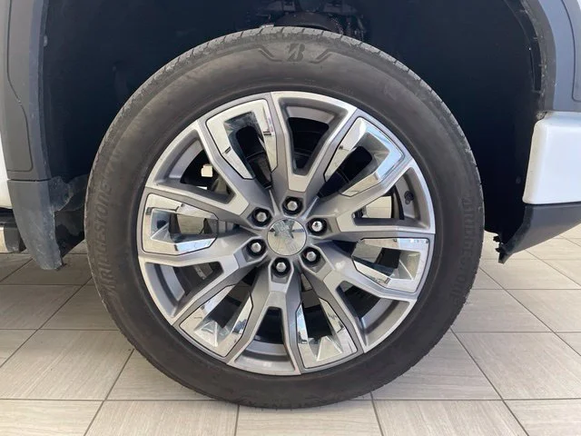 Certified Used 2023 White GMC  image 5