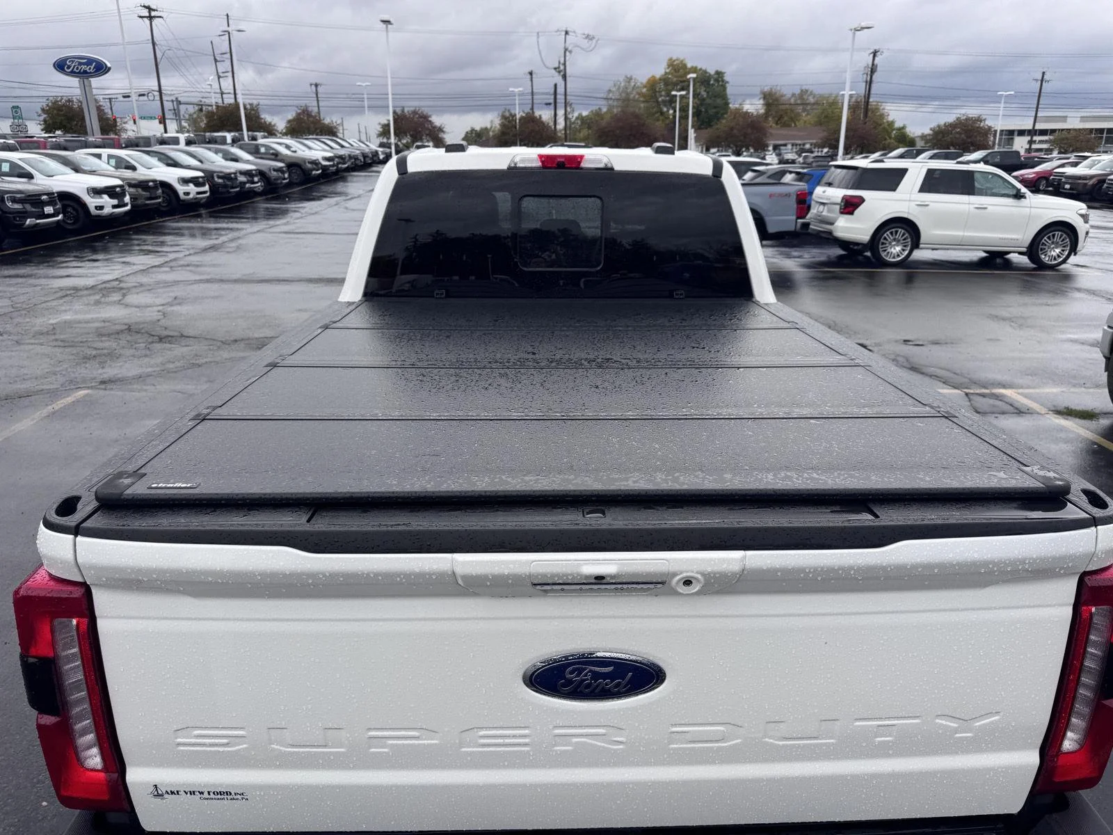 Used 2023 Star White Metallic Tri-Coat Ford Lariat image 7
