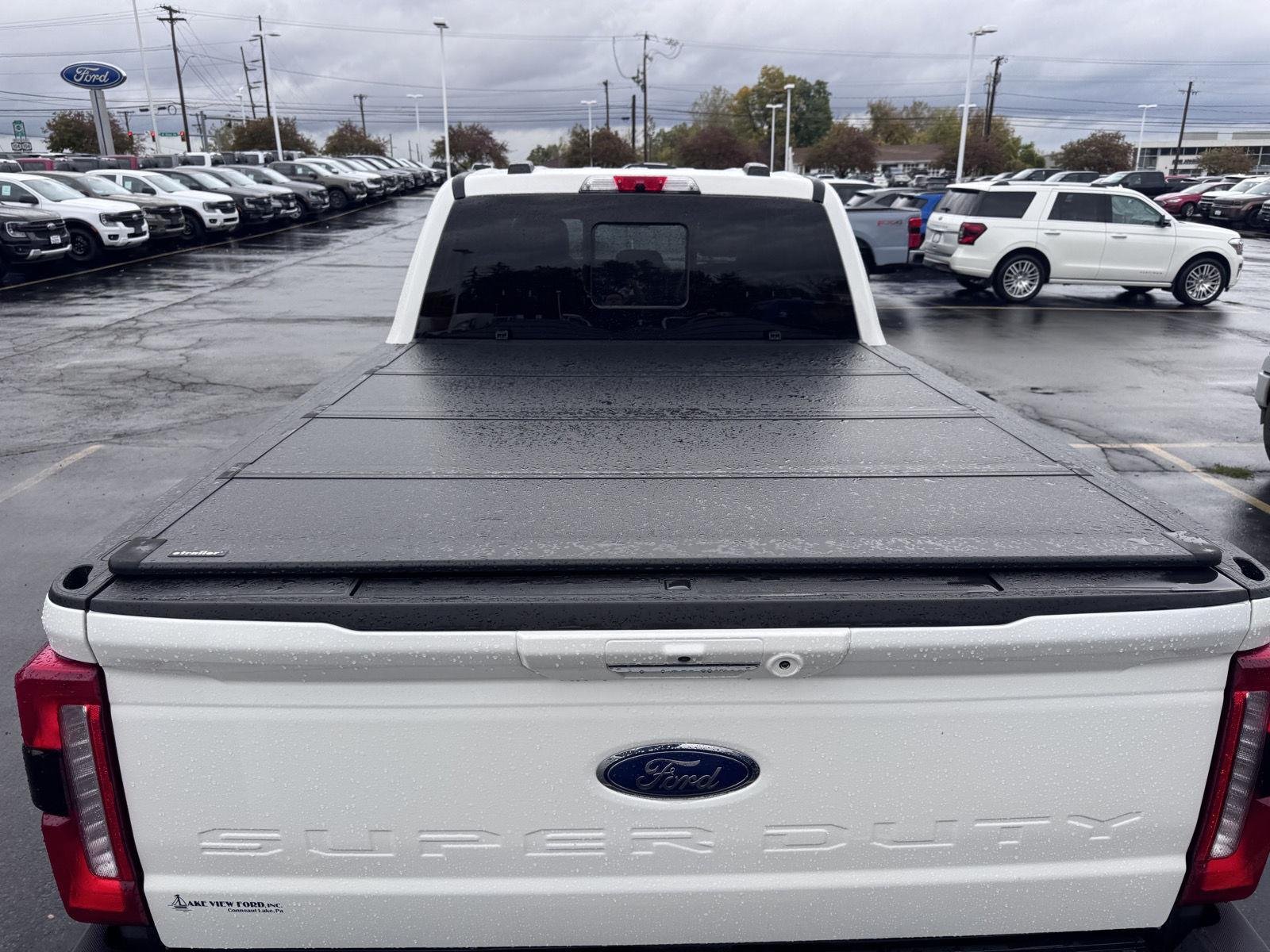 Used 2023 Star White Metallic Tri-Coat Ford Lariat image 7