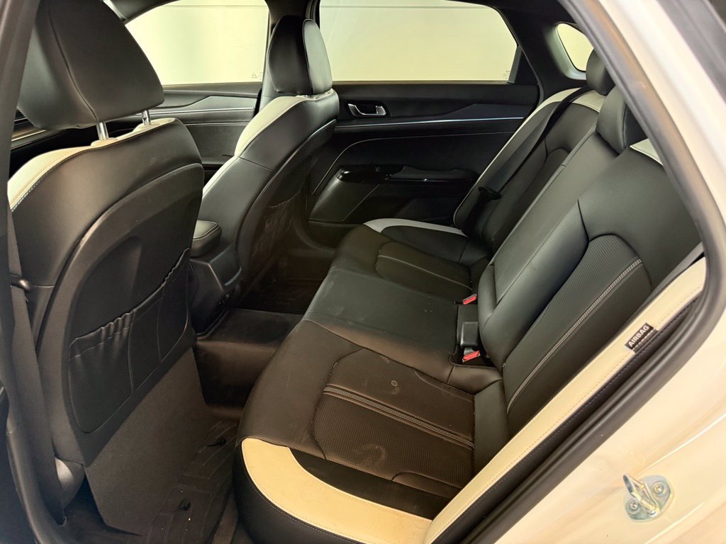 Used 2025 White Kia GT-Line image 11