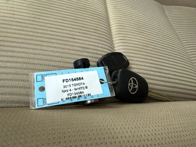 Used 2015 White Toyota XLE image 32