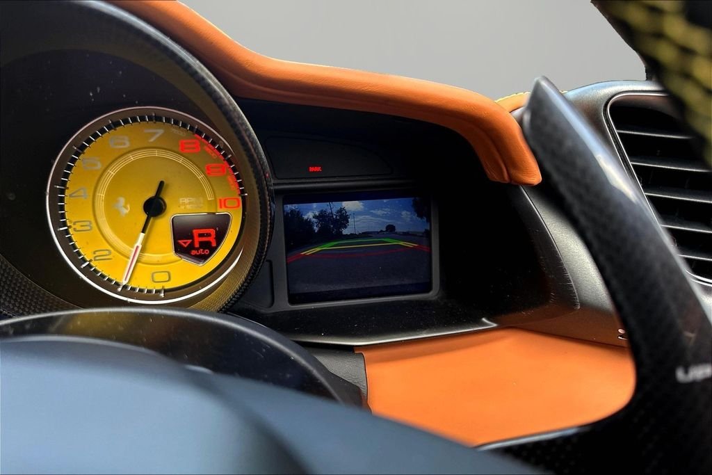 Used 2018  Ferrari  image 14