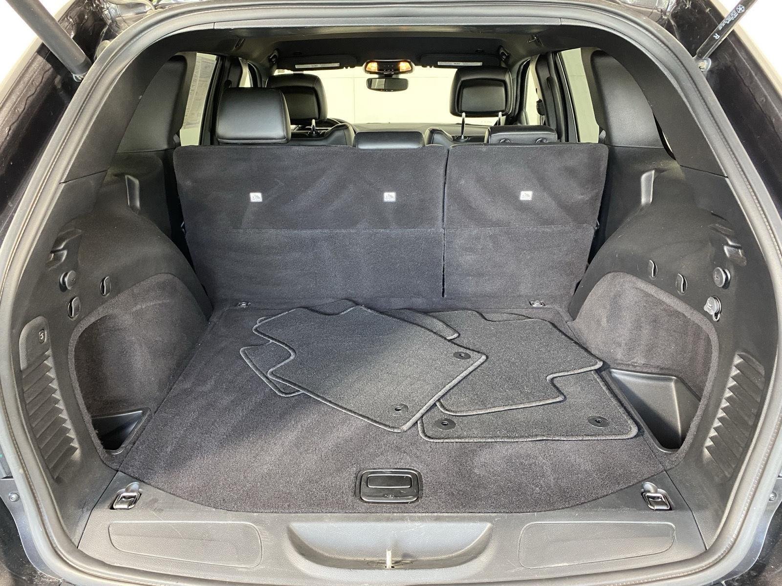 Used 2020 Granite Crystal Metallic Clearcoat Jeep Altitude image 7