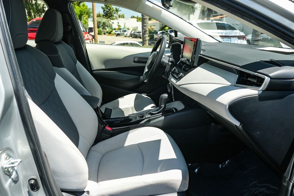 Used 2022 Silver Toyota LE image 15