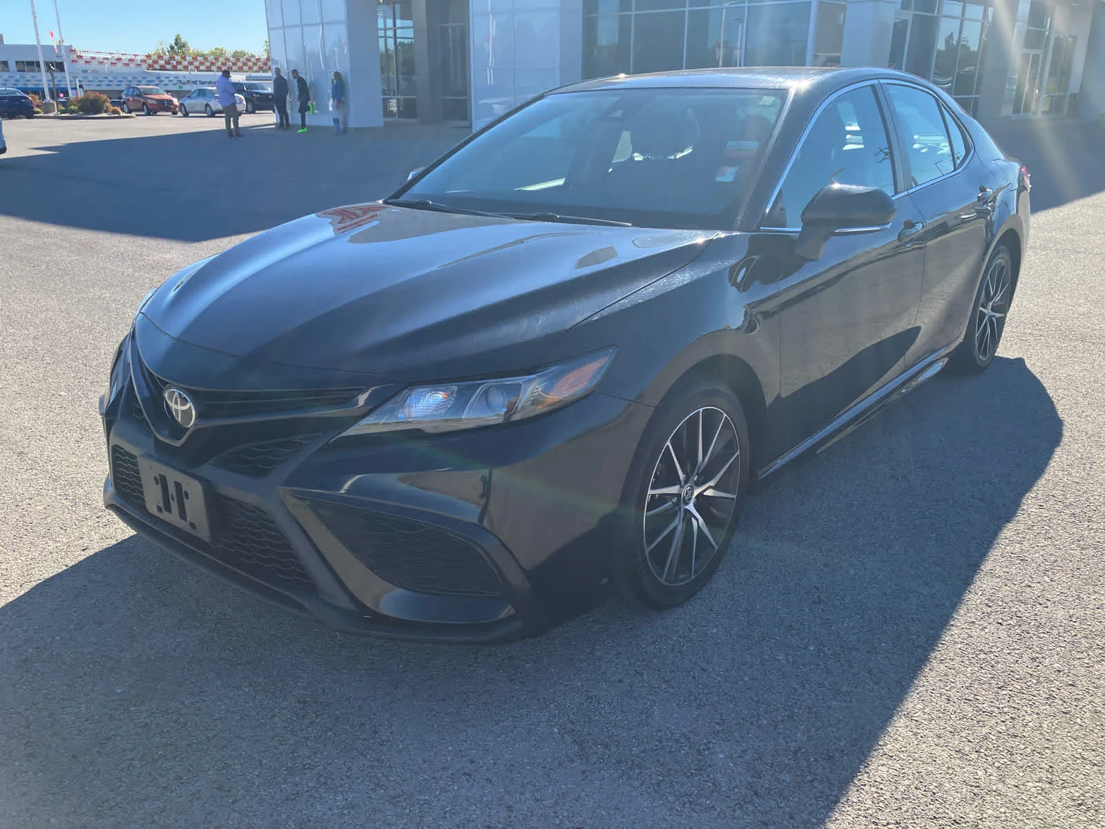 Used 2024 Midnight Black Metallic Toyota SE image 5