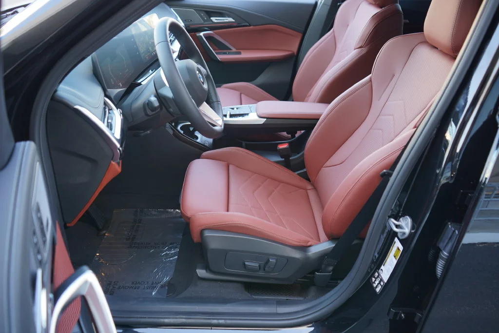 Used 2026 Black BMW xDrive28i image 10