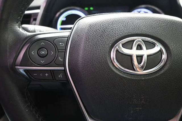 Used 2018 Brown Toyota XLE image 26