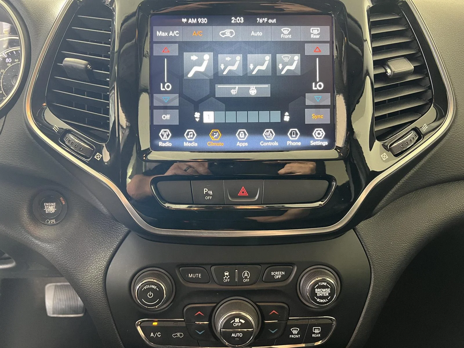 Used 2020  Jeep Limited image 15